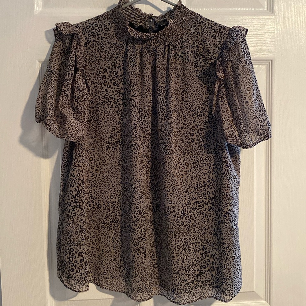 Super cute shirt sleeve animal print